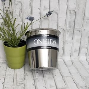Oneida Stainless Steel With Lid and Plastic Liner